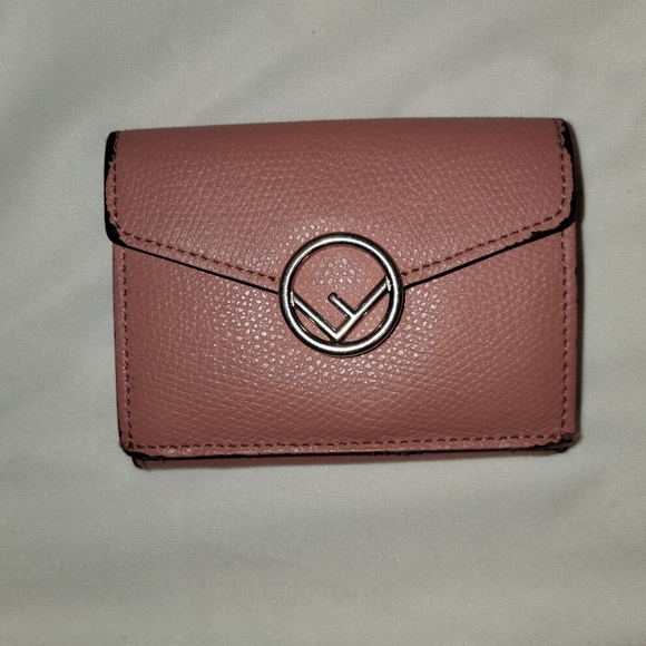 💠 Authenic Fendi Pink Wallet💠 - Picture 2 of 13